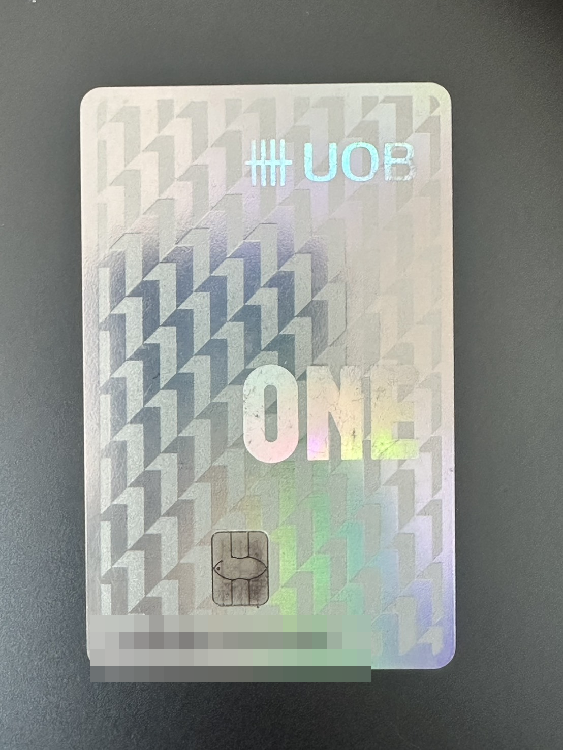 UOB Oneクレジットカード(一部加工)